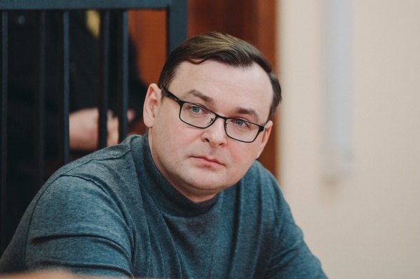 Дмитрий Еремеев сначала отделался судебным штрафом за ДТП с двумя погибшими. Но после широкого общественного резонанса его дело решили пересмотреть Дмитрий Еремеев сначала отделался судебным штрафом за ДТП с двумя погибшими. Но после широкого общественного резонанса его дело решили пересмотреть