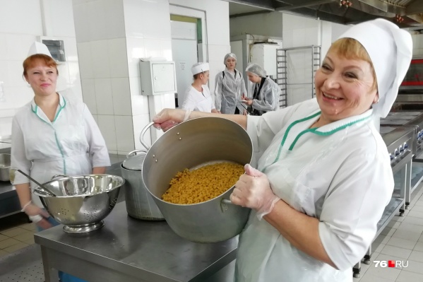Во время экскурсии по производству можно было заглянуть в любой котёл Во время экскурсии по производству можно было заглянуть в любой котёл