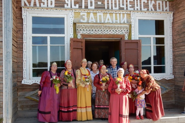 Жители поселка самостоятельно восстанавливают клуб Жители поселка самостоятельно восстанавливают клуб