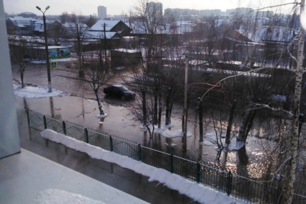 Через несколько часов здесь можно будет открывать каток Через несколько часов здесь можно будет открывать каток
