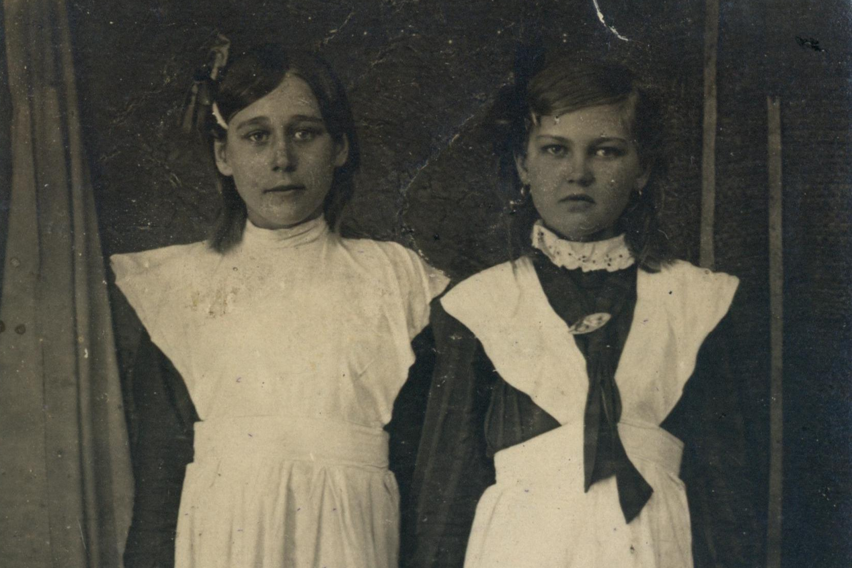 Дочь Афанасия Великанова (слева) в пионеры не взяли, видимо, из-за «подвигов» родителя Дочь Афанасия Великанова (слева) в пионеры не взяли, видимо, из-за «подвигов» родителя