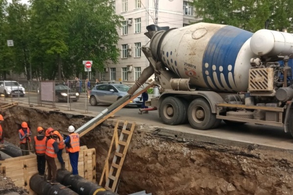 Работы на перекрестке Луначарского и Комсомольского проспекта Работы на перекрестке Луначарского и Комсомольского проспекта