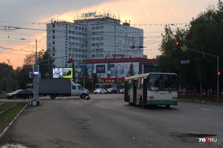«Я не знаю, как дальше жить»: в Ярославле «Газель» врезалась в автобус с пассажирами