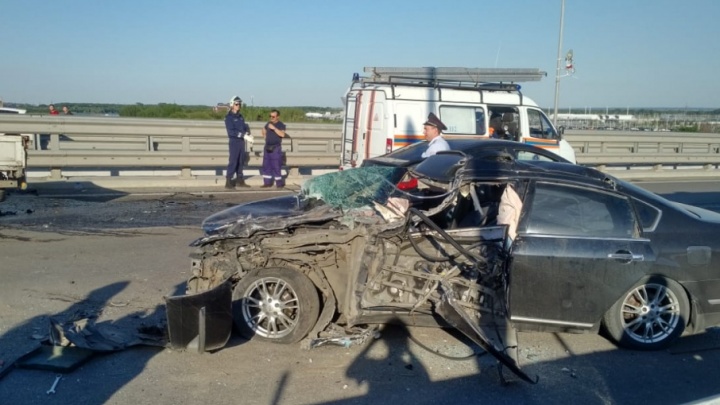 Из-за аварии на Ворошиловском мосту образовалась огромная пробка