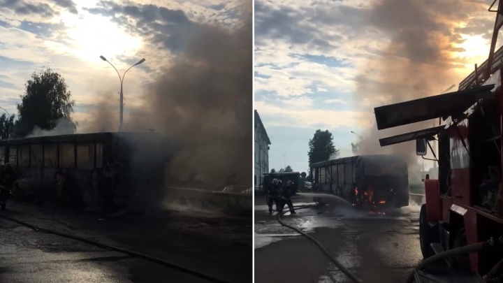 «Днём он развозил по городу людей»: в Ярославле сгорел пассажирский автобус