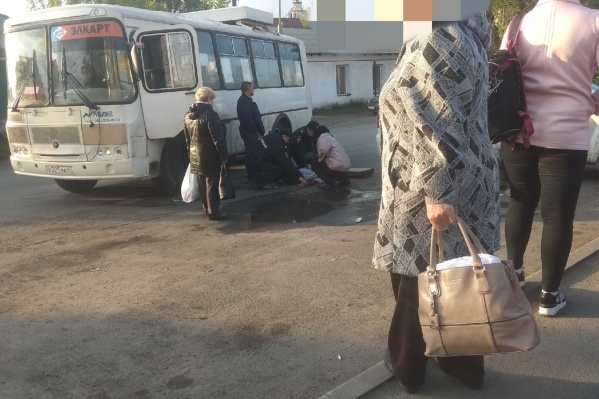 Полицейские, пока ждали скорую, пытались спасти мужчину Полицейские, пока ждали скорую, пытались спасти мужчину