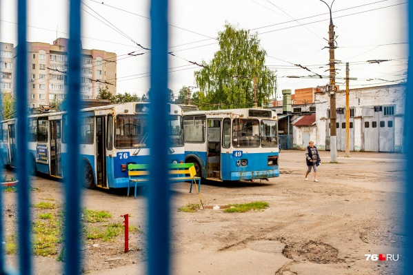 Старые троллейбусы «на пенсии» в депо Старые троллейбусы «на пенсии» в депо