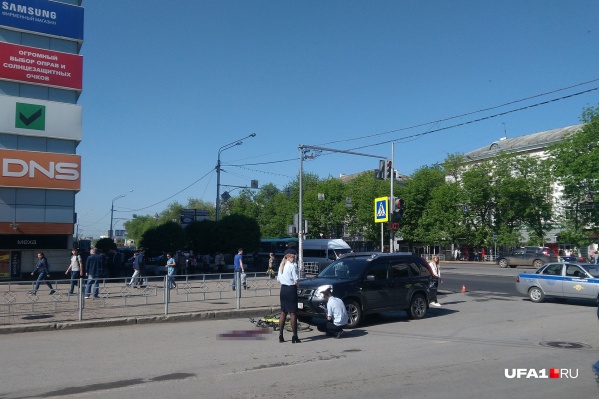 Проспект залит кровью, жуткое зрелище Проспект залит кровью, жуткое зрелище
