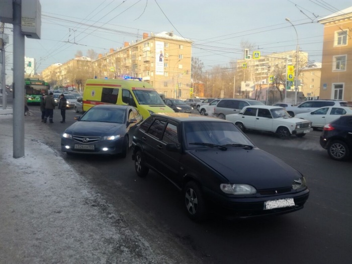В ДТП пострадали ребёнок, молодой человек и девушка В ДТП пострадали ребёнок, молодой человек и девушка
