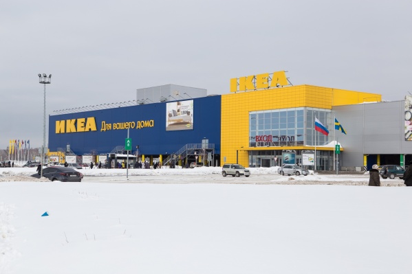 Продавец и потенциальный покупатель встретились на парковке СТЦ «МЕГА» на улице Ватутина Продавец и потенциальный покупатель встретились на парковке СТЦ «МЕГА» на улице Ватутина