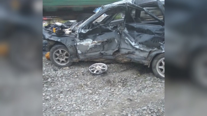 Сбил шлагбаум, выехал на пути: водитель Lada скончался после ДТП с поездом на Южном Урале