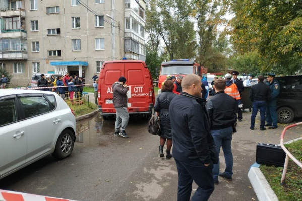 Взрыв произошел в воскресенье, когда большинство жителей дома были в квартирах Взрыв произошел в воскресенье, когда большинство жителей дома были в квартирах 