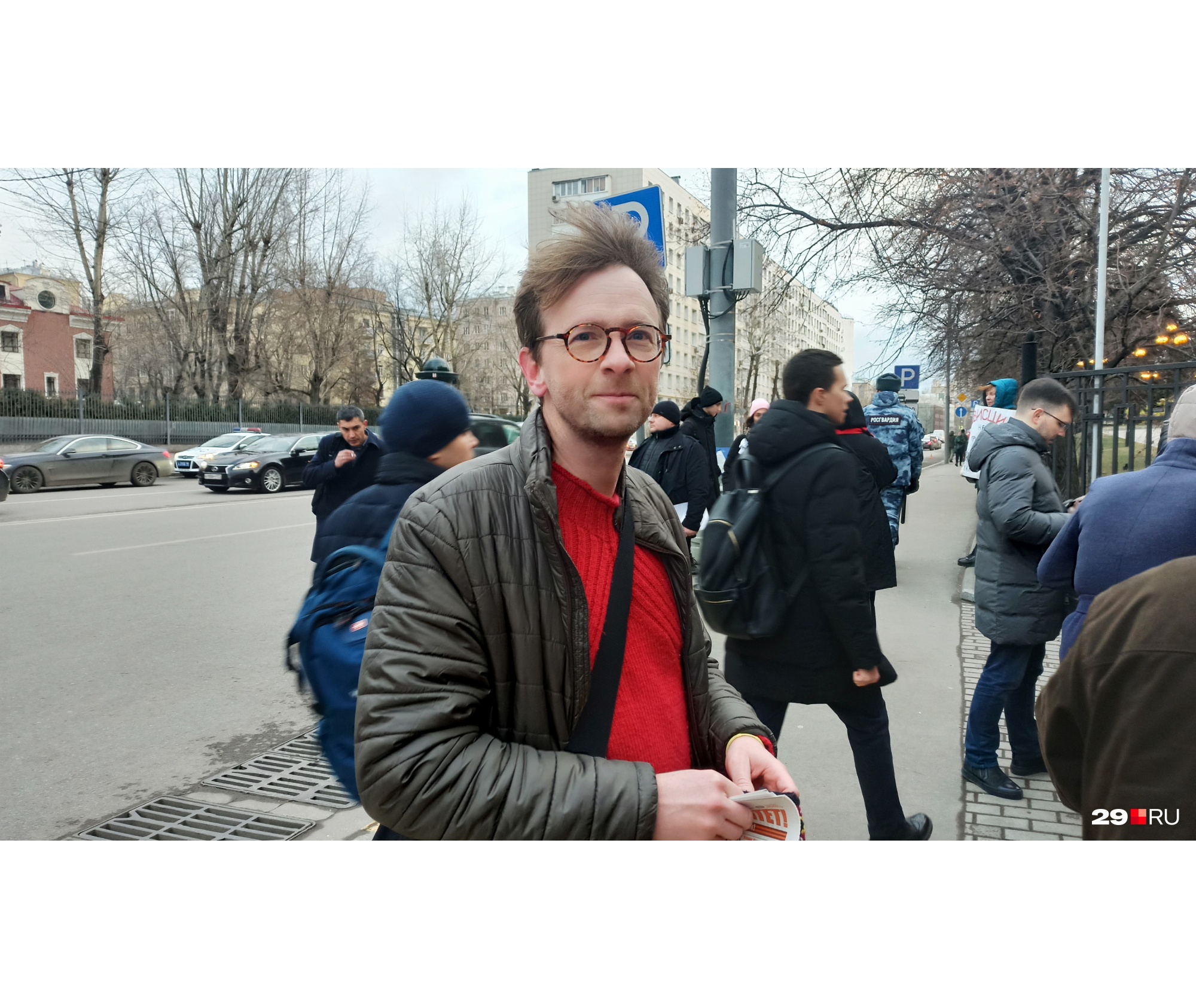 Представляете, этот парень умудрился посетить все пресс-конференции президента! Представляете, этот парень умудрился посетить все пресс-конференции президента!