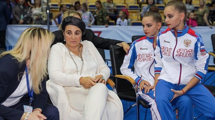 И труд, и смех: золотые гимнастки Дина и Арина Аверины показали закулисье Кубка вызова в Казани