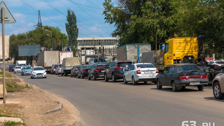 Улица в кадре: 8 километров «золотых» ям и пробок Заводского шоссе