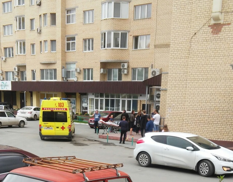 Врачи рассказали о состоянии мальчика, выпавшего неделю назад из окна на улице Николая Гондатти