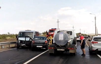 Медики уточнили число и состояние пострадавших в крупном ДТП с микроавтобусом в Магнитогорске
