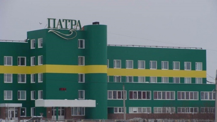 На окраине Екатеринбурга воришки утащили из фуры со спящим водителем 300 пивных кегов