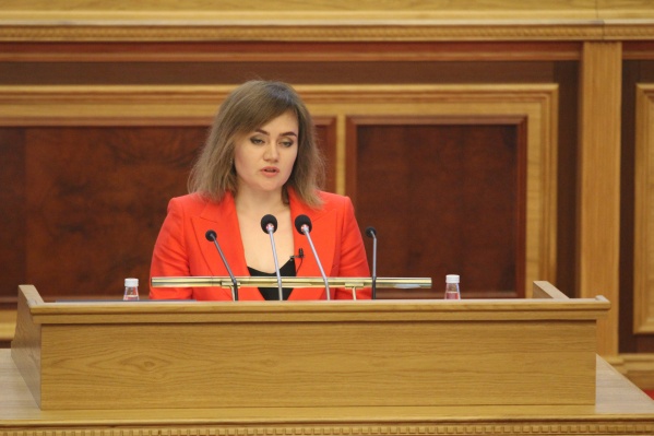 Докладчик привела конкретные примеры низких зарплат работников бюджетной сферы Докладчик привела конкретные примеры низких зарплат работников бюджетной сферы