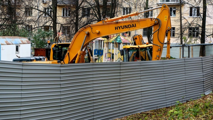 Деревья в сквере на Ковалихинской вырубают для подключения к теплу элитного дома