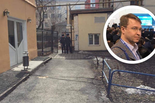 На Полянина напали во дворе его дома, когда он вечером приехал с работы На Полянина напали во дворе его дома, когда он вечером приехал с работы