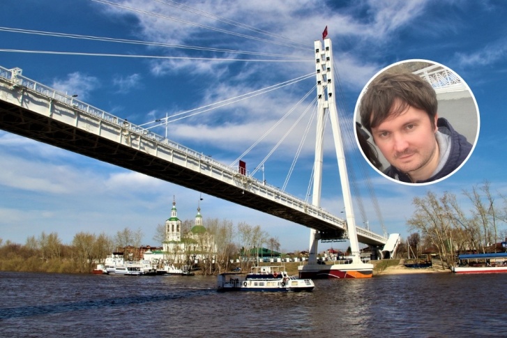 Житель Екатеринбурга Иван Колотовкин посетил тюменские музеи, побывал на мосту Влюбленных и даже покатался на речном трамвайчике Житель Екатеринбурга Иван Колотовкин посетил тюменские музеи, побывал на мосту Влюбленных и даже покатался на речном трамвайчике