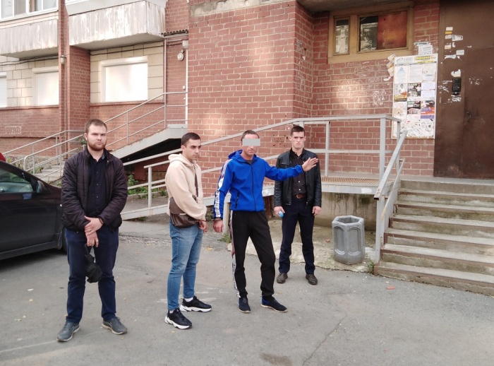 Изнасилование произошло возле этого дома Изнасилование произошло возле этого дома