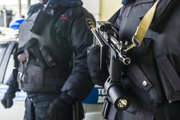 Налетчики были хорошо вооружены Налетчики были хорошо вооружены 