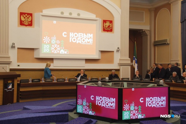 Новогодний городок начнут ставить возле оперного театра с 1 декабря Новогодний городок начнут ставить возле оперного театра с 1 декабря