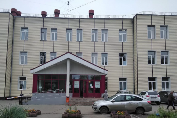 На прошлой неделе сотрудники больницы получили зарплату и были очень расстроены На прошлой неделе сотрудники больницы получили зарплату и были очень расстроены