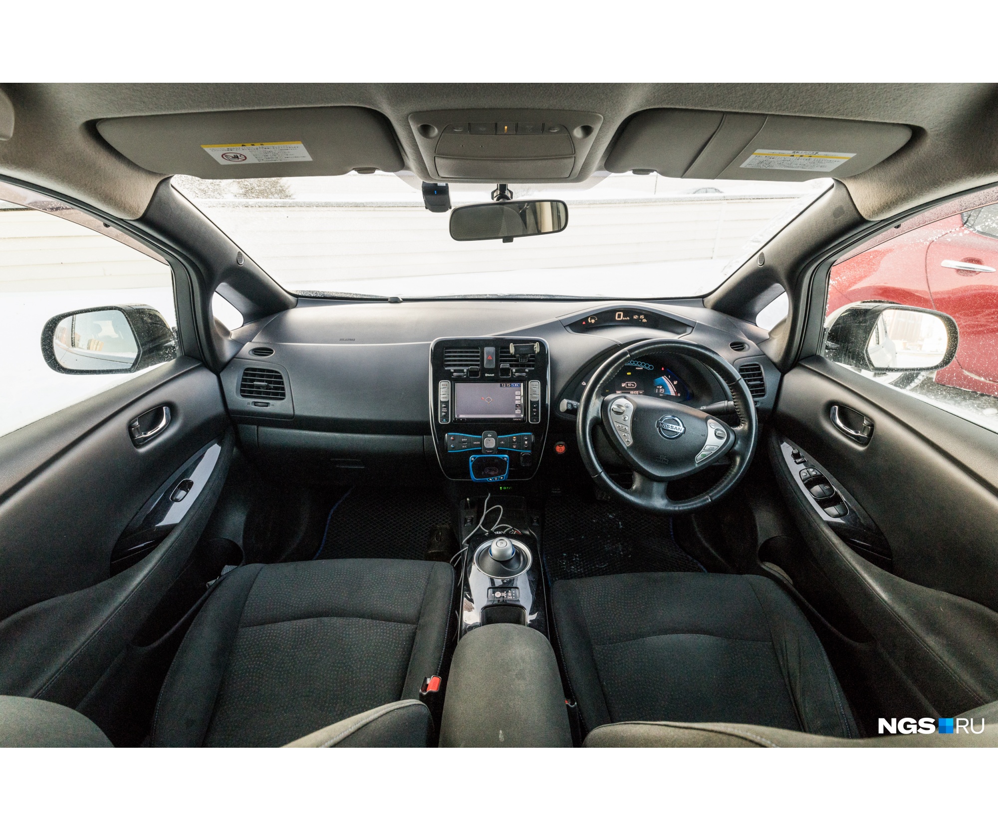 У жены Мирона такой же Nissan Leaf, и на две машины они тратят какие-то смешные деньги<br> У жены Мирона такой же Nissan Leaf, и на две машины они тратят какие-то смешные деньги<br>