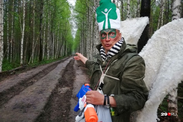 Древарх негодует только с одного факта, что в ориентировке на него указано — особых примет нет Древарх негодует только с одного факта, что в ориентировке на него указано — особых примет нет