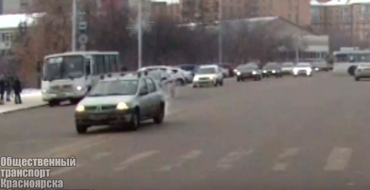 В Студгородке водитель автобуса выехал на встречку ради обгона троллейбуса