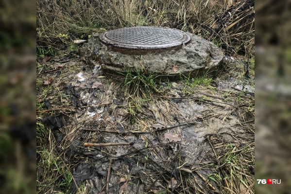 Вода из колодца течёт целыми днями Вода из колодца течёт целыми днями