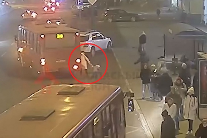 Маму зажало в дверях Маму зажало в дверях