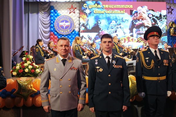 Пётр Гриценко в центре Пётр Гриценко в центре