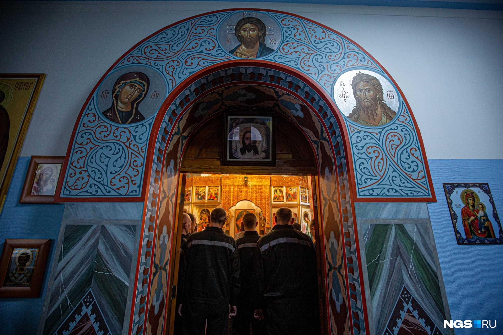Те, кто не хотел окунаться в иордань, в новосибирской колонии могли просто помолиться Те, кто не хотел окунаться в иордань, в новосибирской колонии могли просто помолиться