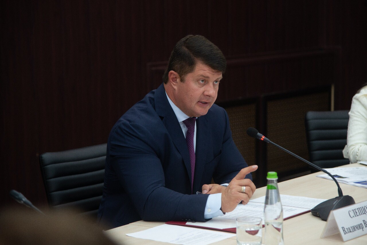 «Он хотел всё и сразу»: ярославцы подвели итоги работы Слепцова на посту мэра города