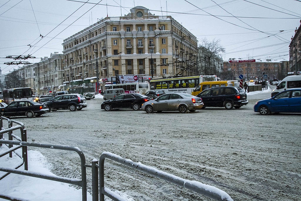 Зимой скорость движения падает, а поездки порой кратковременны: двигатели не успевают прогреваться Зимой скорость движения падает, а поездки порой кратковременны: двигатели не успевают прогреваться