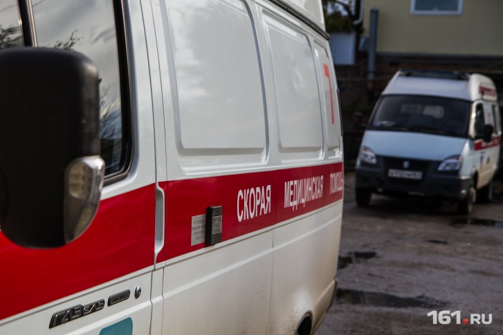 Мужчину отвезли в больницу Мужчину отвезли в больницу