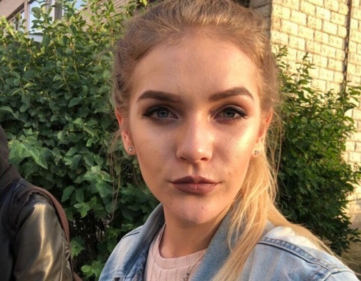 Анна находится в состоянии шока и сильно искусана комарами, но в целом ее состояние нормальное Анна находится в состоянии шока и сильно искусана комарами, но в целом ее состояние нормальное