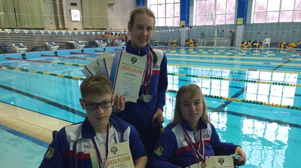 Новый рекорд и 11 медалей: юные архангельские парапловцы выступили на Кубке России в Раменском
