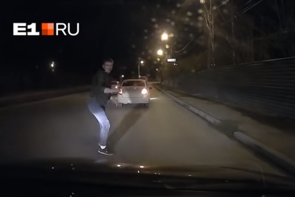Автохама осудили за то, что он покинул место ДТП Автохама осудили за то, что он покинул место ДТП