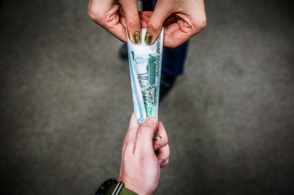 Часть
отделений Межтопэнергобанка в Новосибирске временно не работает и не
производит финансовые операции Часть
отделений Межтопэнергобанка в Новосибирске временно не работает и не
производит финансовые операции