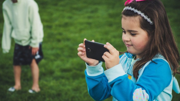 Грядки или смартфон: горожанин поделился опытом, как мотивировать детей поехать на дачу