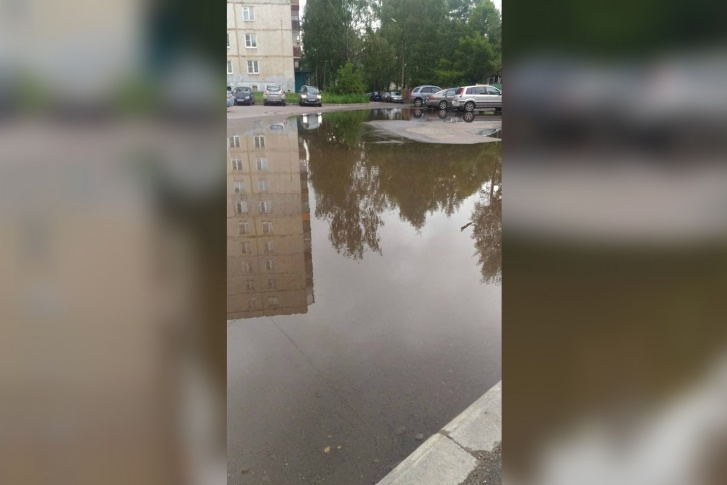 Была лужа маленькая — стала большая Была лужа маленькая — стала большая