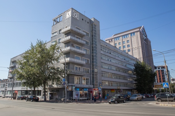 Дом с часами — один из главных символов новосибирского конструктивизма Дом с часами — один из главных символов новосибирского конструктивизма 