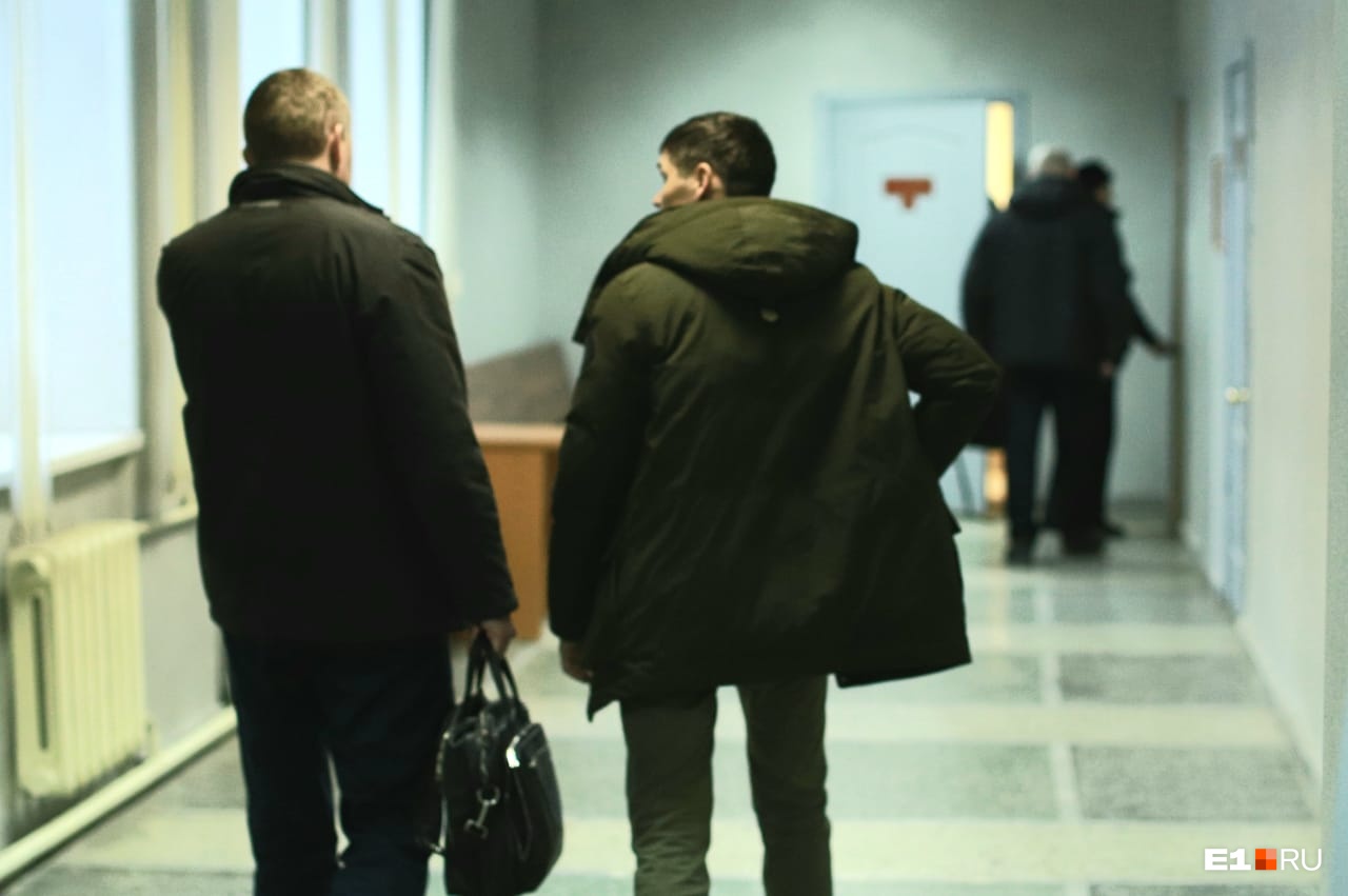 Вадим Мустафин (справа) единственный, кого оставили под домашним арестом Вадим Мустафин (справа) единственный, кого оставили под домашним арестом
