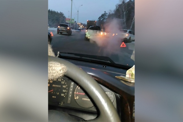 Авария случилась на въезде в Академгородок Авария случилась на въезде в Академгородок