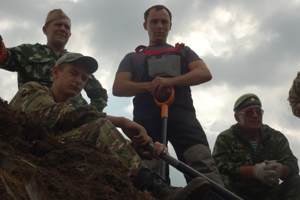 Участники поискового объединения ведут раскопки в местах боев Участники поискового объединения ведут раскопки в местах боев